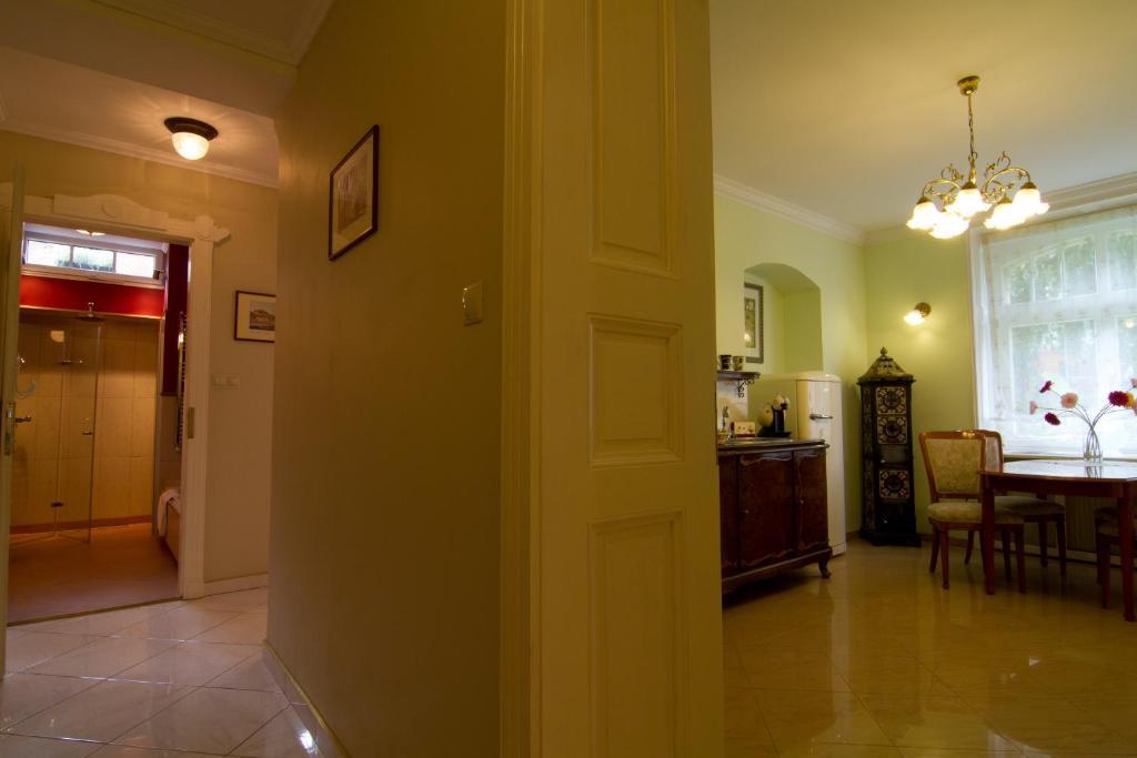 Apartmany Villa Liberty Karlsbad Rum bild